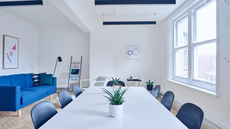 Minimaliste, Bâtiment professionnel, Bâtiment accueillant du public