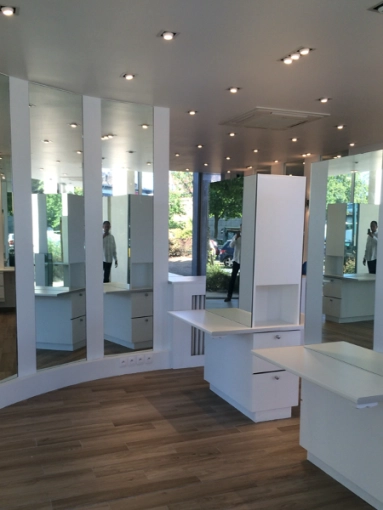Contemporain, Commerce / magasin