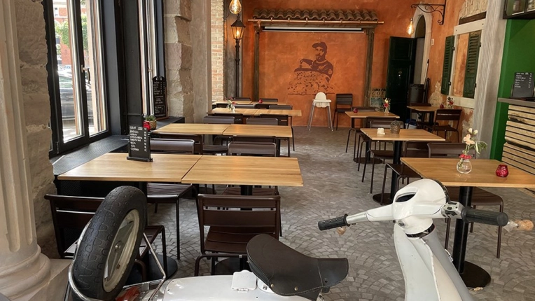 Rustic, Commercial Buildings, Buildings Open to the Public, Restaurant, Vintage