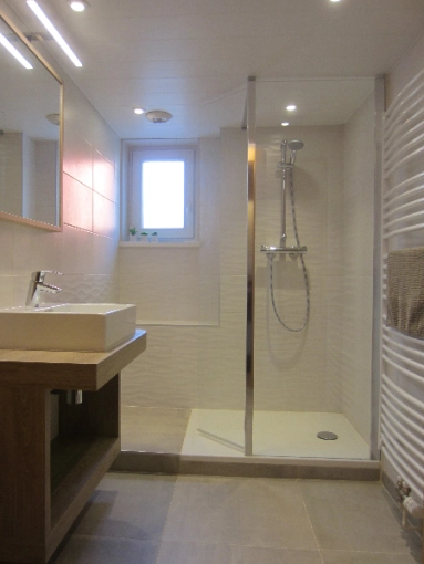 Contemporary, Retail / store, Bathroom