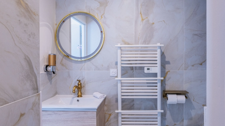 Bathroom, Chic