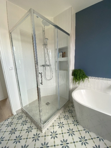 Bohemian, Bathroom