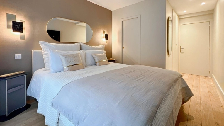 Flats / Apartments, Chic