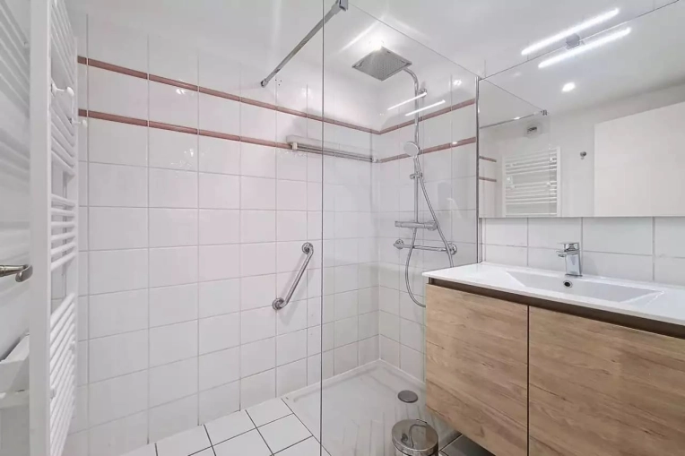 Contemporary, Flats / Apartments