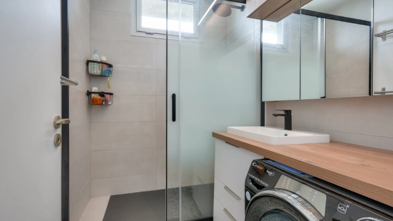 Contemporary, Bathroom