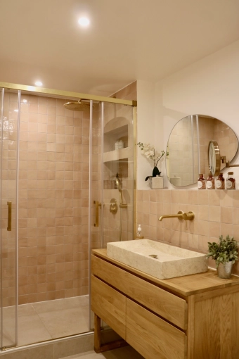 Flats / Apartments, Bathroom, Chic