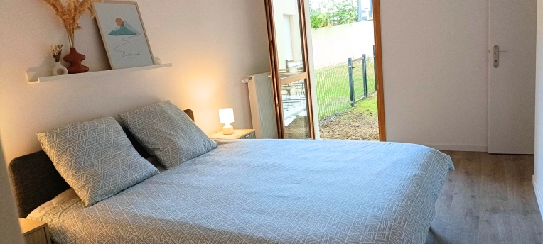 Minimalist, Contemporary, Room