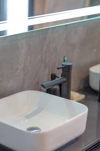 Minimalist, Contemporary, Bathroom, Chic, Consultation Visit, Full Project, Coach shopping, Shopping list