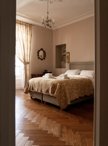 Minimalist, Contemporary, Room, Chic, Consultation Visit, Full Project, Coach shopping, Shopping list