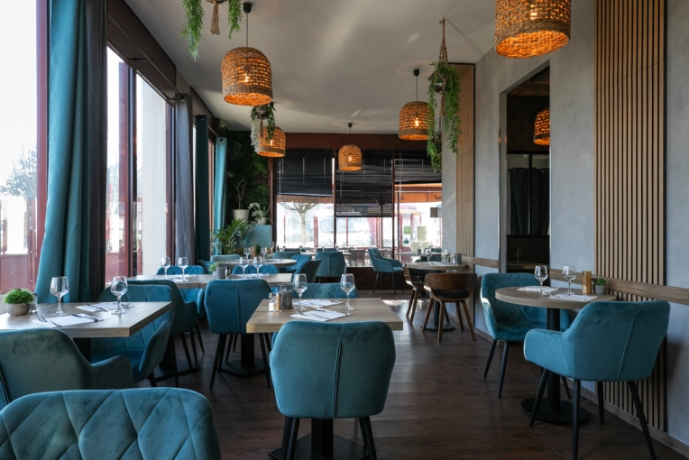 Restaurant, Chic, Full Project