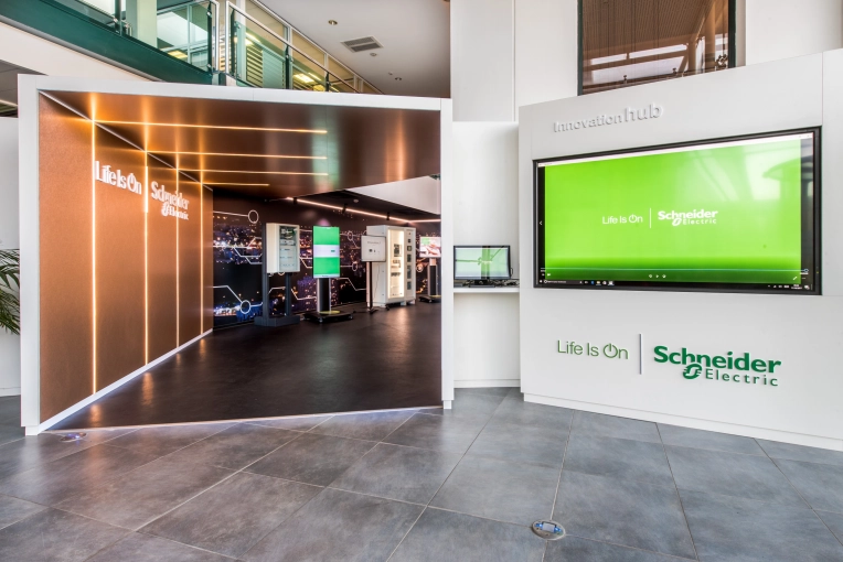 Commercial Buildings, Full Project, Creation of exclusive furniture, 3D ambiance, Plan