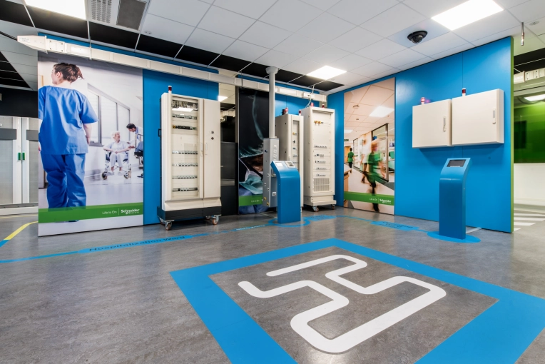 Commercial Buildings, Consultation Visit, Full Project, Creation of exclusive furniture, 3D ambiance, Plan