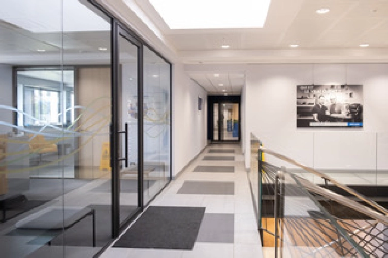 Contemporary, Office