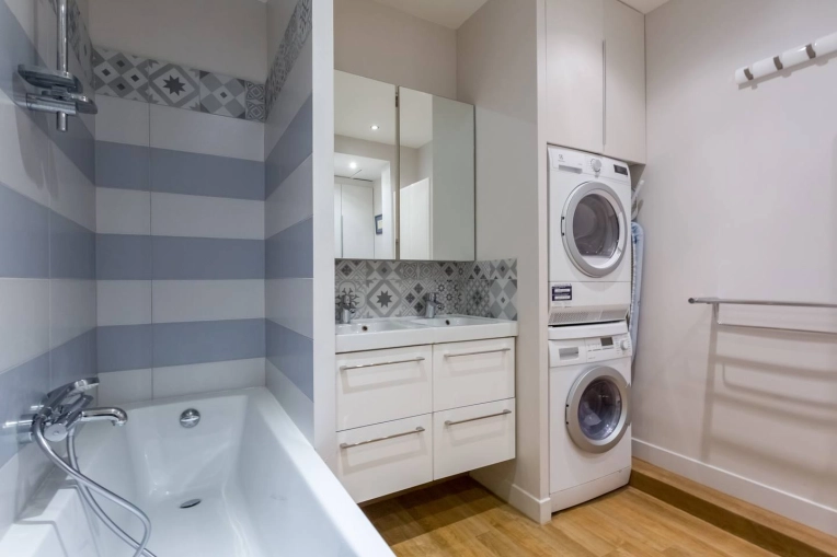 Contemporary, Bathroom, Chic, Full Project