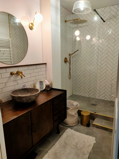 Bathroom, Chic, Remote Coaching