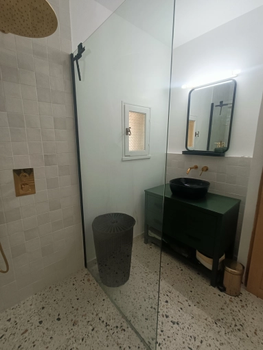 Bathroom, Chic, Full Project
