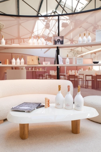 Minimalist, Contemporary, Commercial Buildings, Chic, Full Project, Creation of exclusive furniture, Shopping list, Renovation, Layout